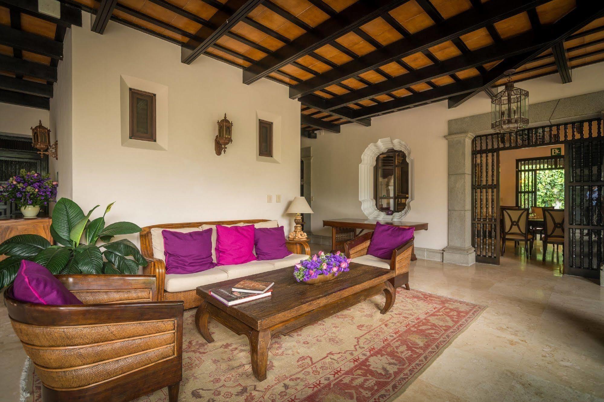 Pensativo House Hotel (Adults Only) Antigua ภายนอก รูปภาพ