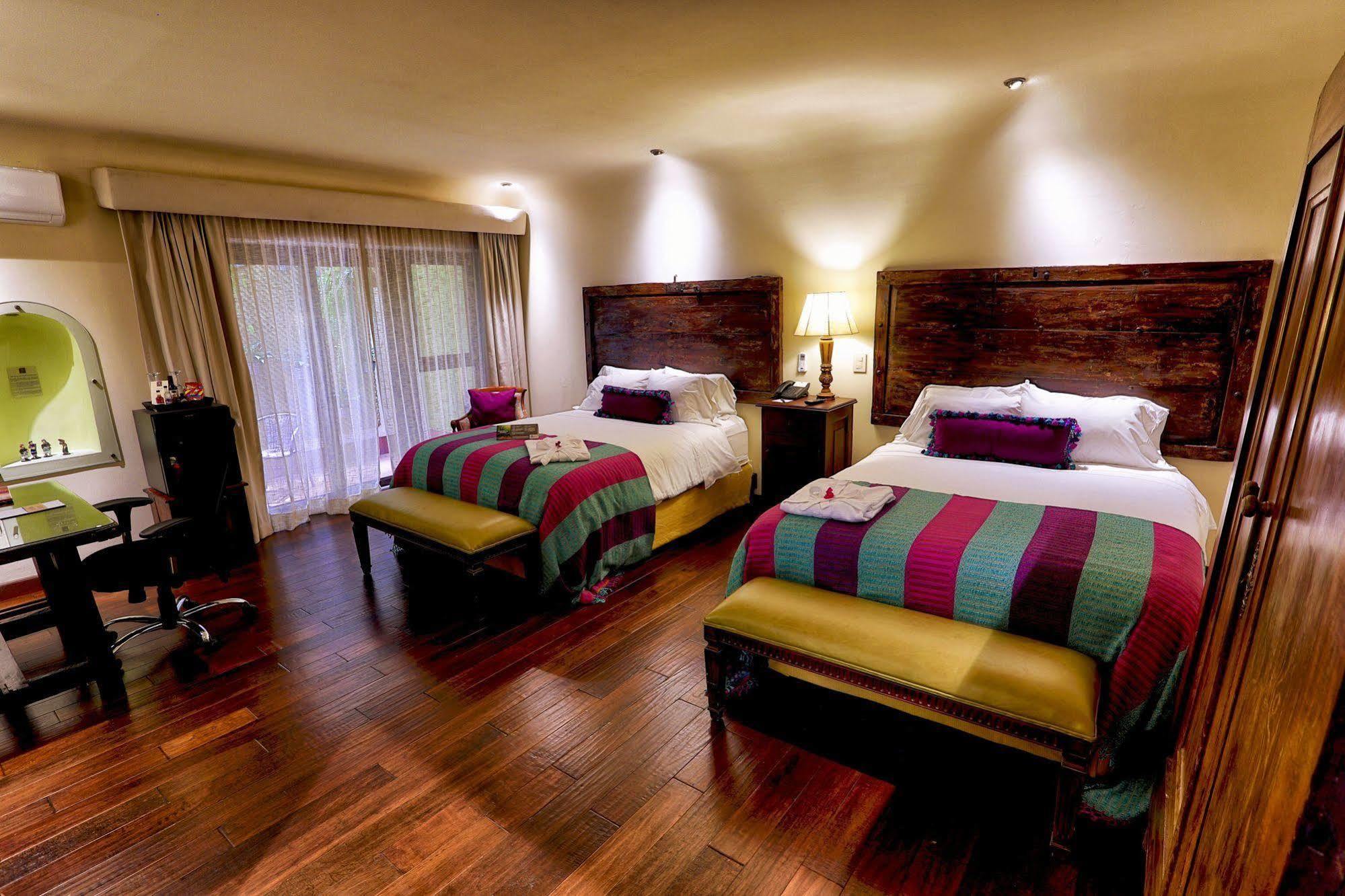 Pensativo House Hotel (Adults Only) Antigua ภายนอก รูปภาพ