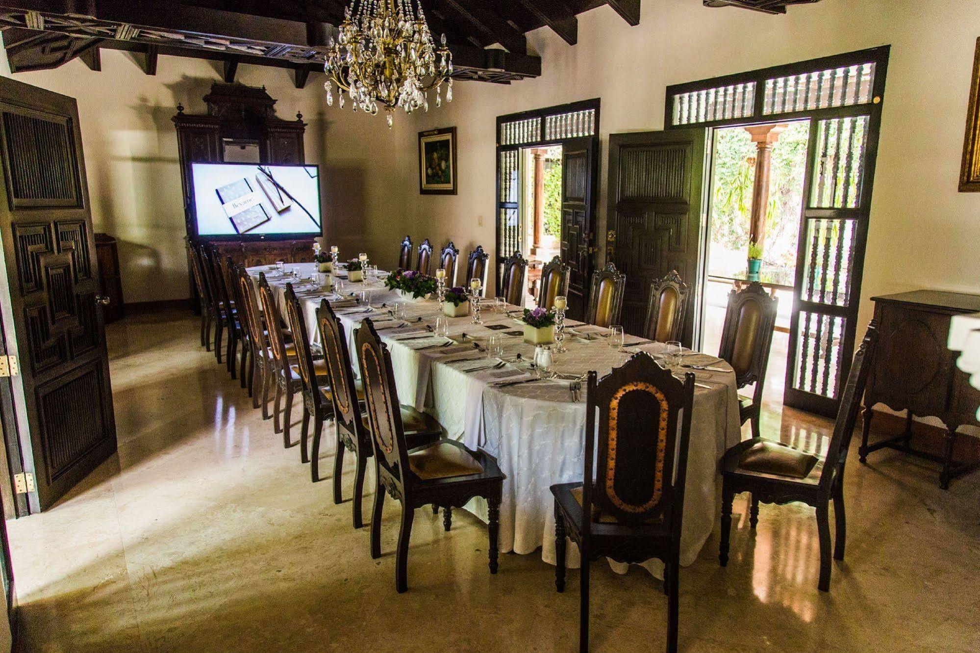 Pensativo House Hotel (Adults Only) Antigua ภายนอก รูปภาพ